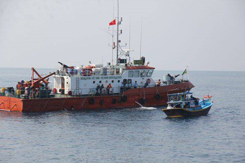 Tìm thấy một động cơ và một cánh máy bay Su-22